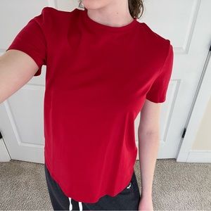 Lululemon Tee Shirt. Lululemon Womens. Size 4. Lightly worn, next to new.